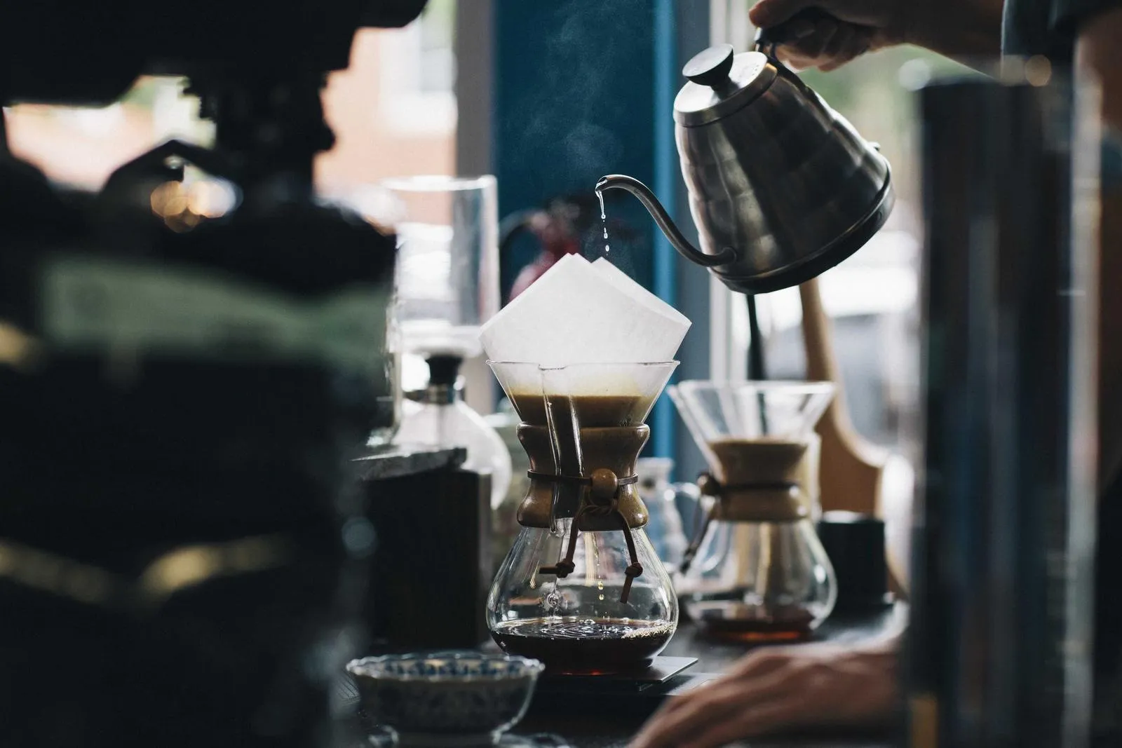 Tasse de café sur un comptoir